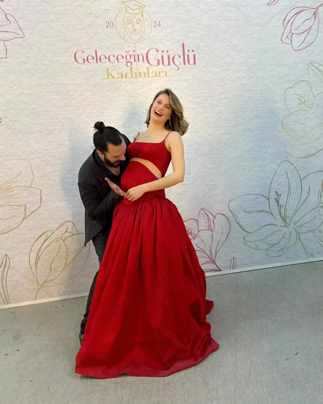 Ana olmağa hazırlaşan aktrisadan yeni fotolar