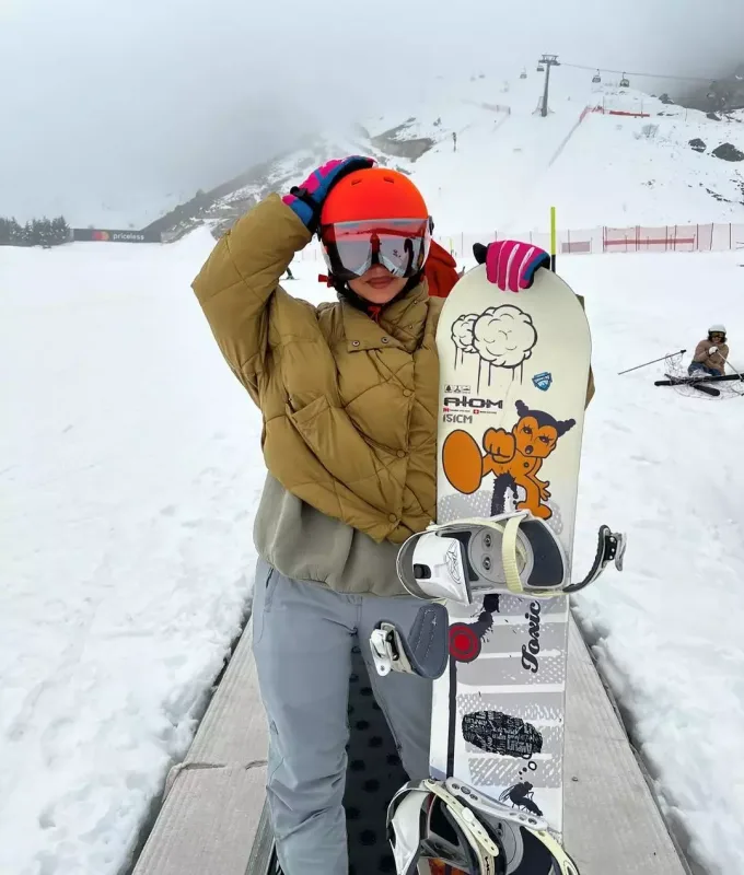 Aysellə İlkinin qar tətili