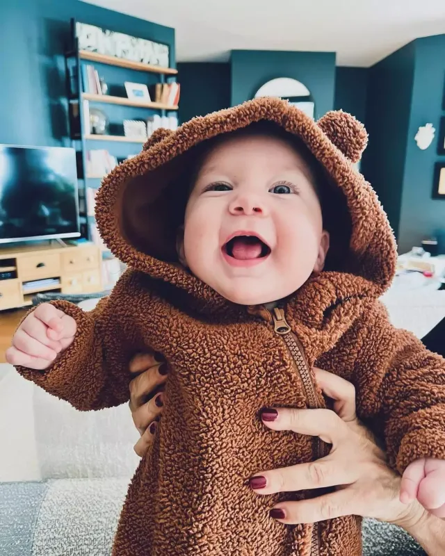 Aslı Enver qızının üzünü göstərdi