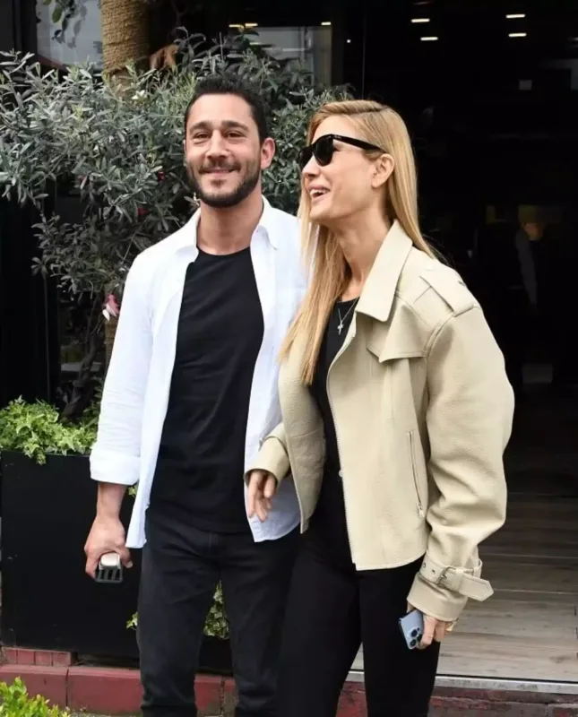 Çağla eks sevgilisiylə nikah şahidi oldu