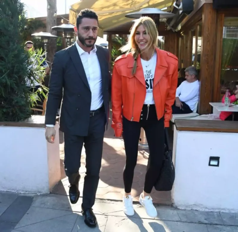 Çağla eks sevgilisiylə nikah şahidi oldu