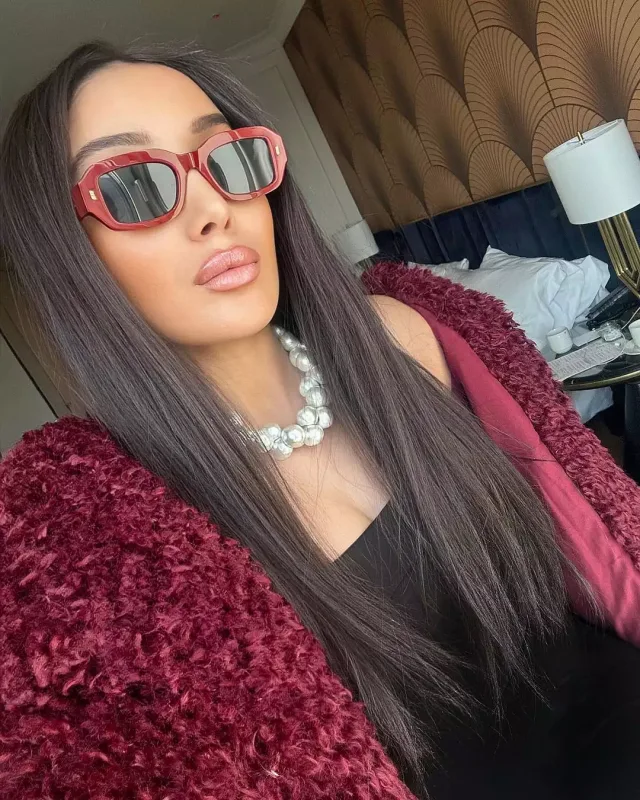 Günay 3 günə 3 ölkə gəzdi