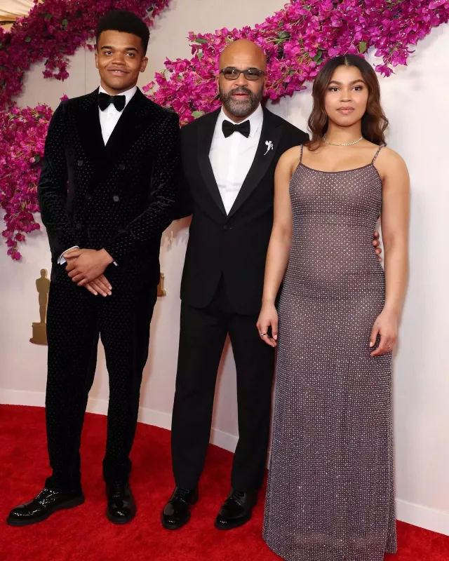 Qırmızı xalıda üstünlük yarışı!