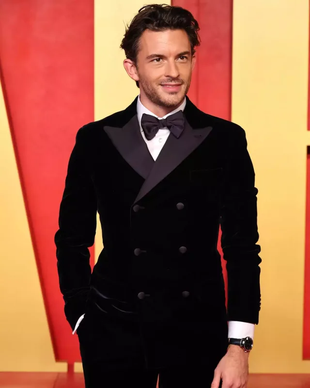 Qırmızı xalıda üstünlük yarışı!