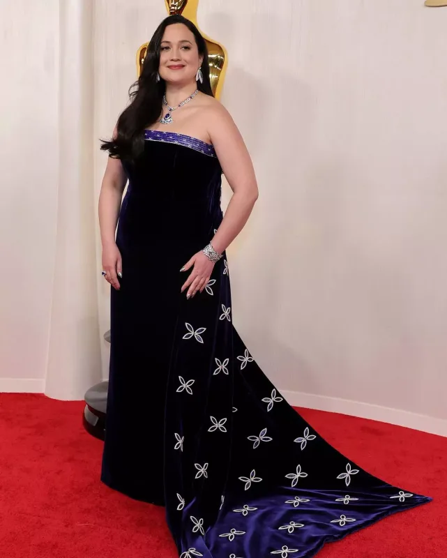 Qırmızı xalıda üstünlük yarışı!