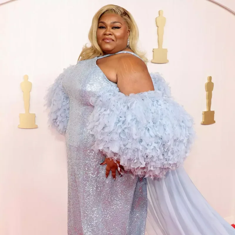 Qırmızı xalıda üstünlük yarışı!