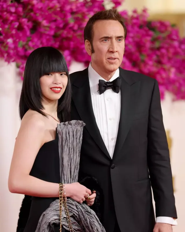 Qırmızı xalıda üstünlük yarışı!