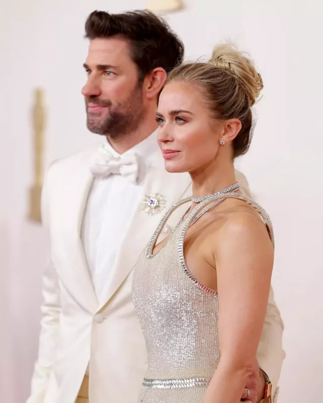 Qırmızı xalıda üstünlük yarışı!