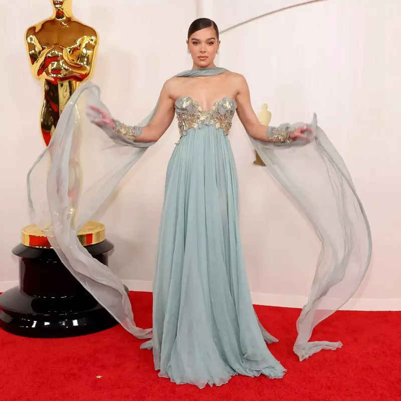 Qırmızı xalıda üstünlük yarışı!