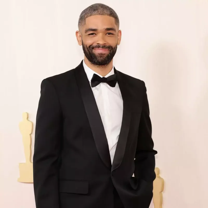 Qırmızı xalıda üstünlük yarışı!