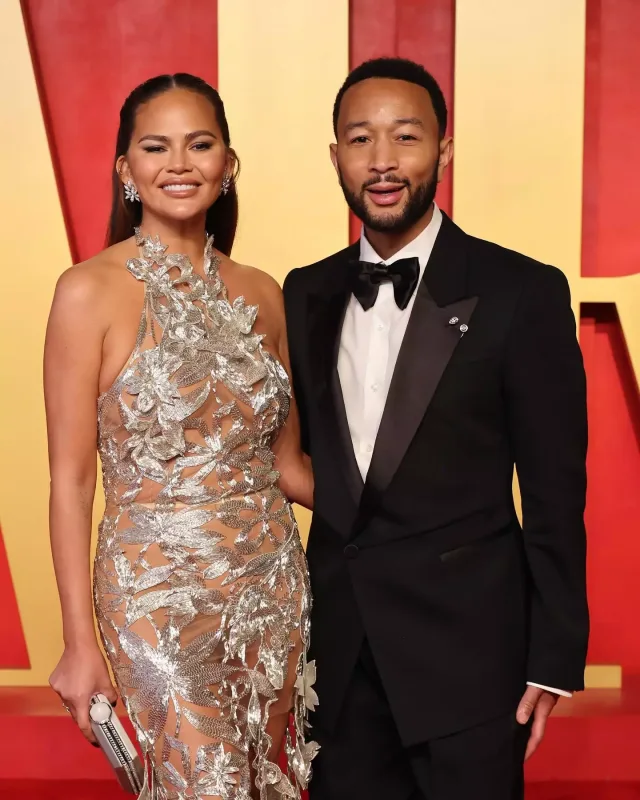 Qırmızı xalıda üstünlük yarışı!