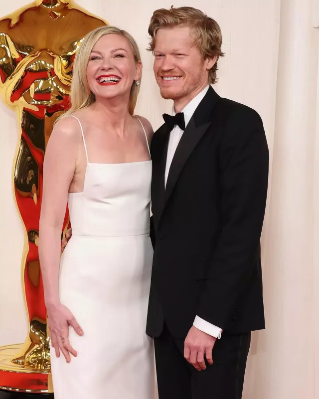 Qırmızı xalıda üstünlük yarışı!