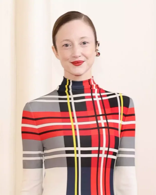 Qırmızı xalıda üstünlük yarışı!