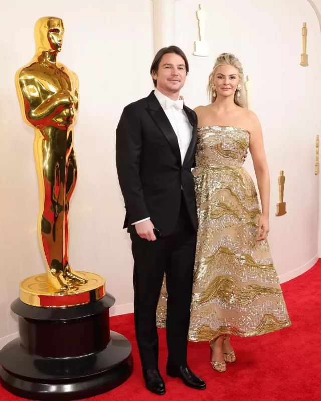 Qırmızı xalıda üstünlük yarışı!