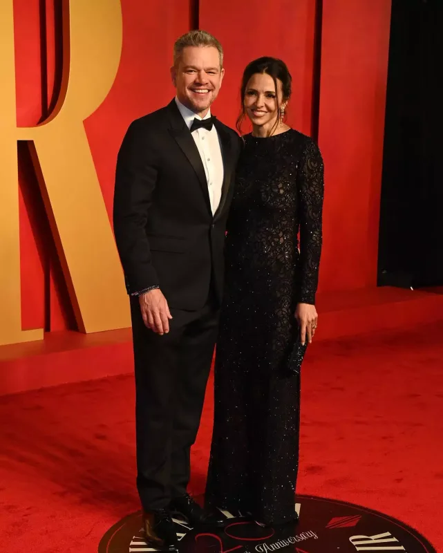 Qırmızı xalıda üstünlük yarışı!