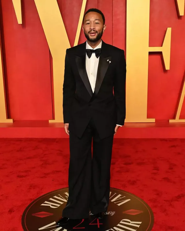 Qırmızı xalıda üstünlük yarışı!