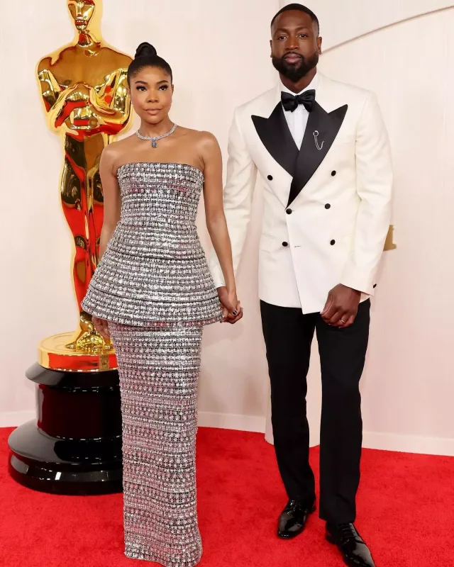 Qırmızı xalıda üstünlük yarışı!