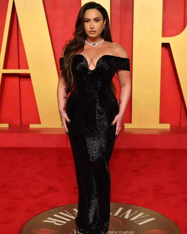 Qırmızı xalıda üstünlük yarışı!