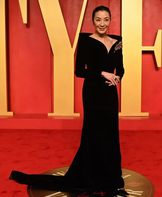 Qırmızı xalıda üstünlük yarışı!