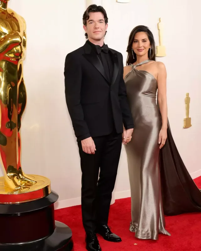 Qırmızı xalıda üstünlük yarışı!