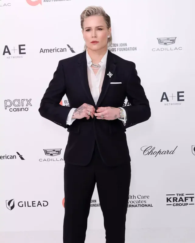 Qırmızı xalıda üstünlük yarışı!