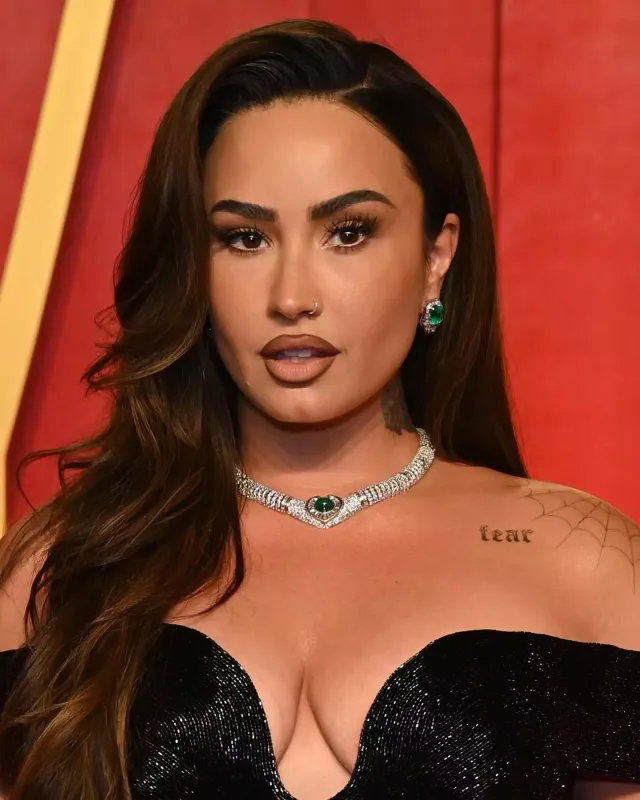 Qırmızı xalıda üstünlük yarışı!