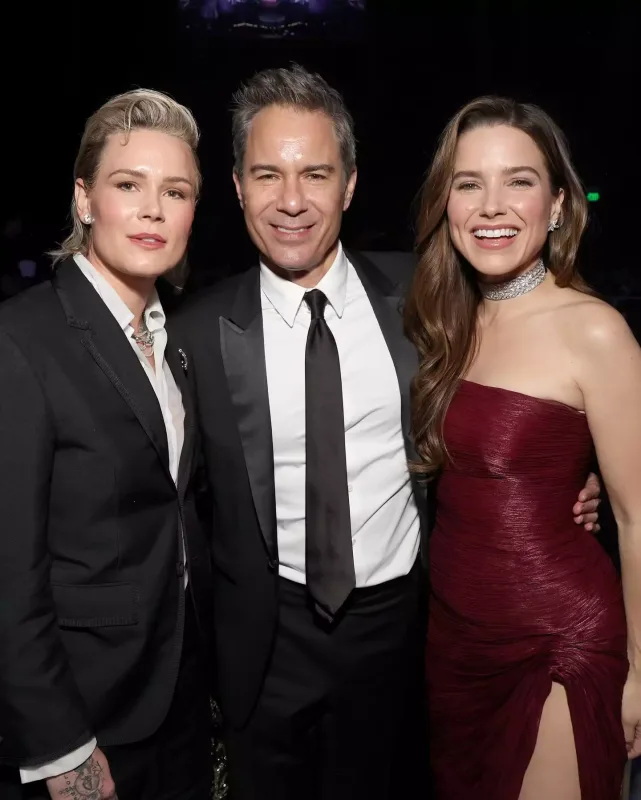 Qırmızı xalıda üstünlük yarışı!