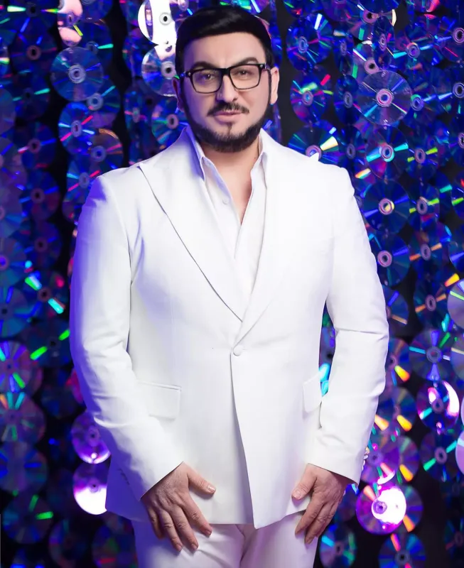 “Nanə, ağlatmasan, olmur?”