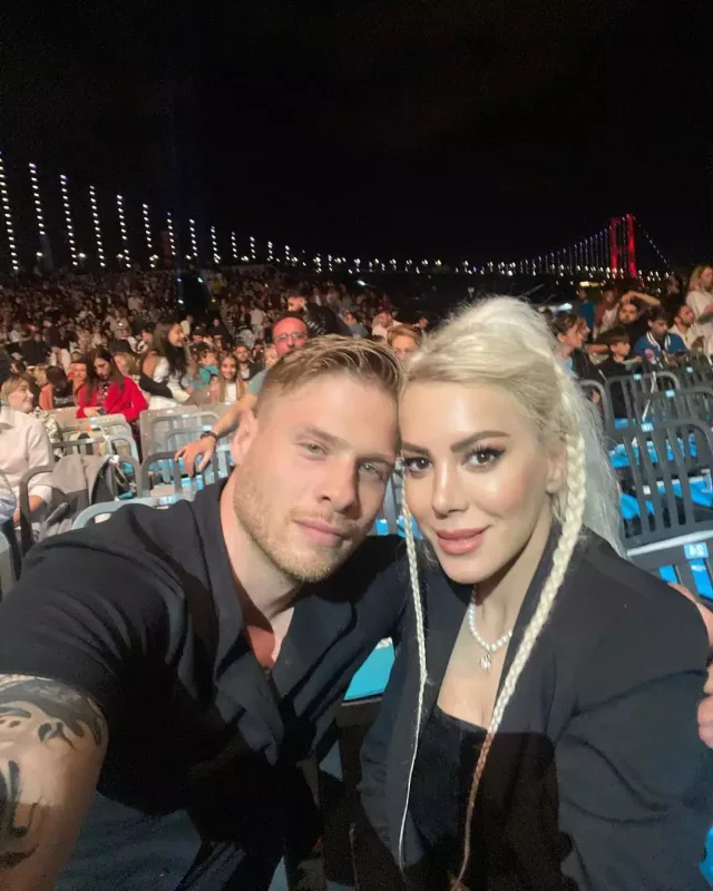 Yunus Emrenin həyat yoldaşı hamilədir