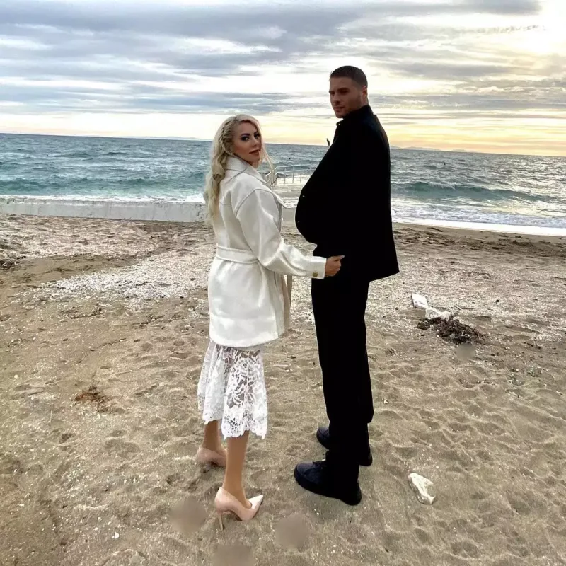 Yunus Emrenin həyat yoldaşı hamilədir