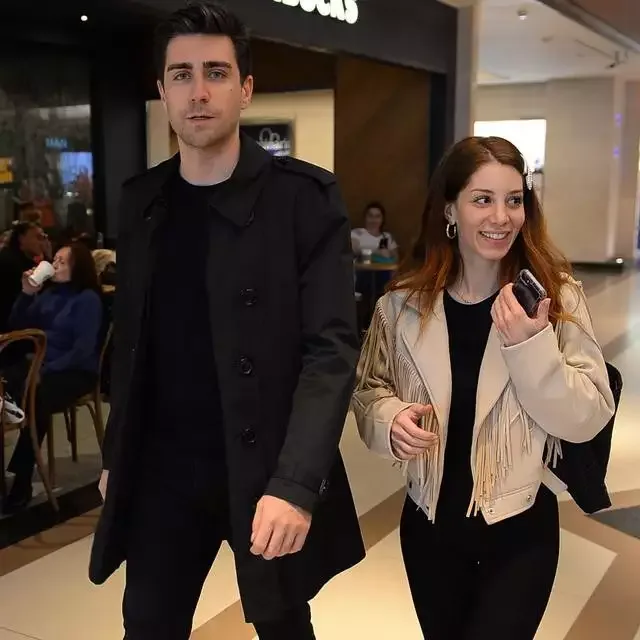 Çağlar Ertuğrul evlilikdən danışdı - “Çox bahalıdır”