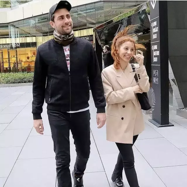 Çağlar Ertuğrul evlilikdən danışdı - “Çox bahalıdır”