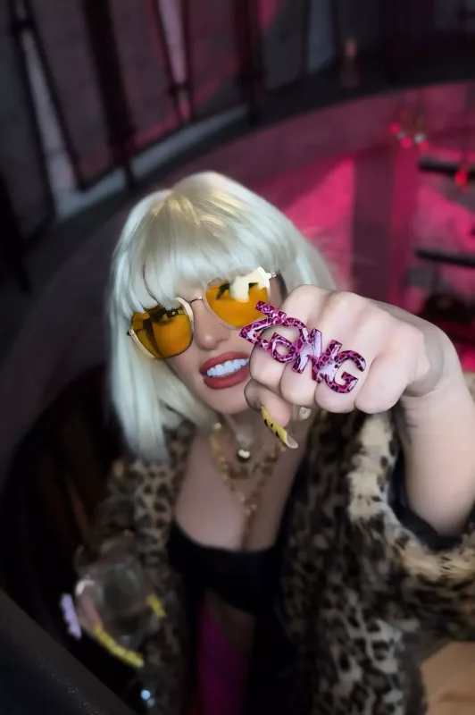 Dilarə sarışın oldu