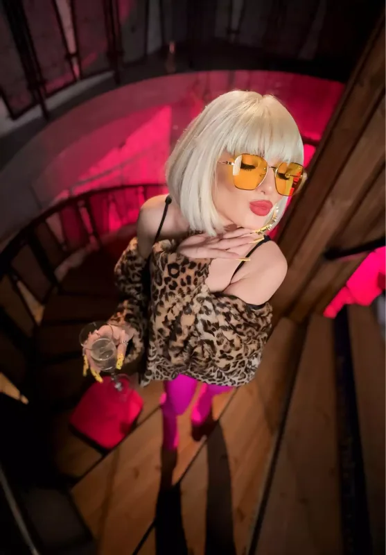 Dilarə sarışın oldu