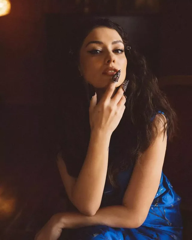 Turanə “Vogue” üçün çəkdi, amma...