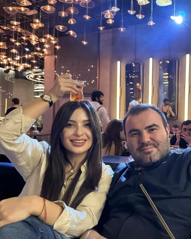 Qurdun xanımından ailə paylaşımları...