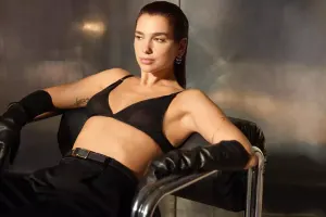 Yeni albomunun adını açıqladı