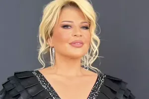 “Bizim bayraqlarımız yerdə ola bilməz”