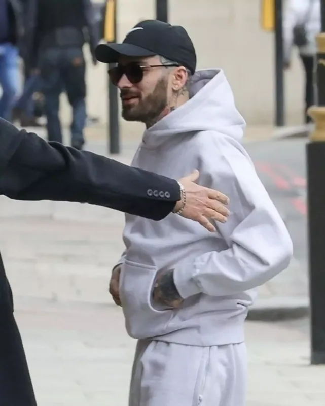 Zeyn küçədə görüntüləndi