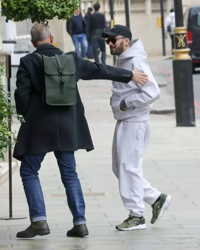 Zeyn küçədə görüntüləndi