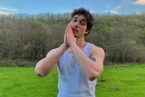 “Bahar”ın oğlu sosial şəbəkələrin gündəmində