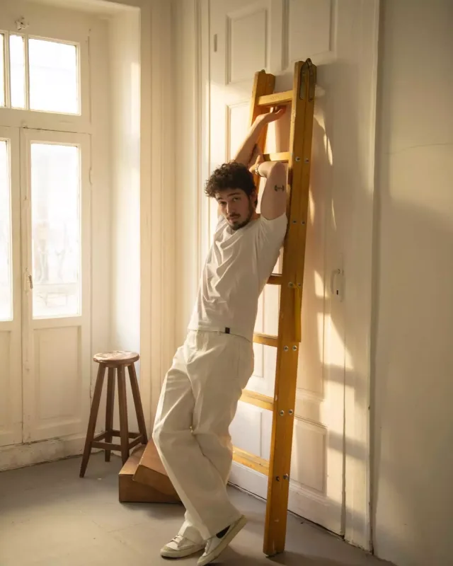 “Bahar”ın oğlu sosial şəbəkələrin gündəmində