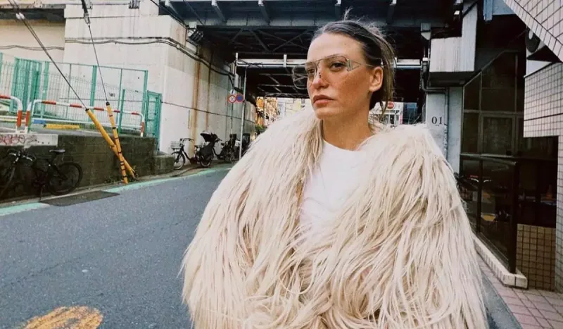 Serenayın Tokioda küçə stili