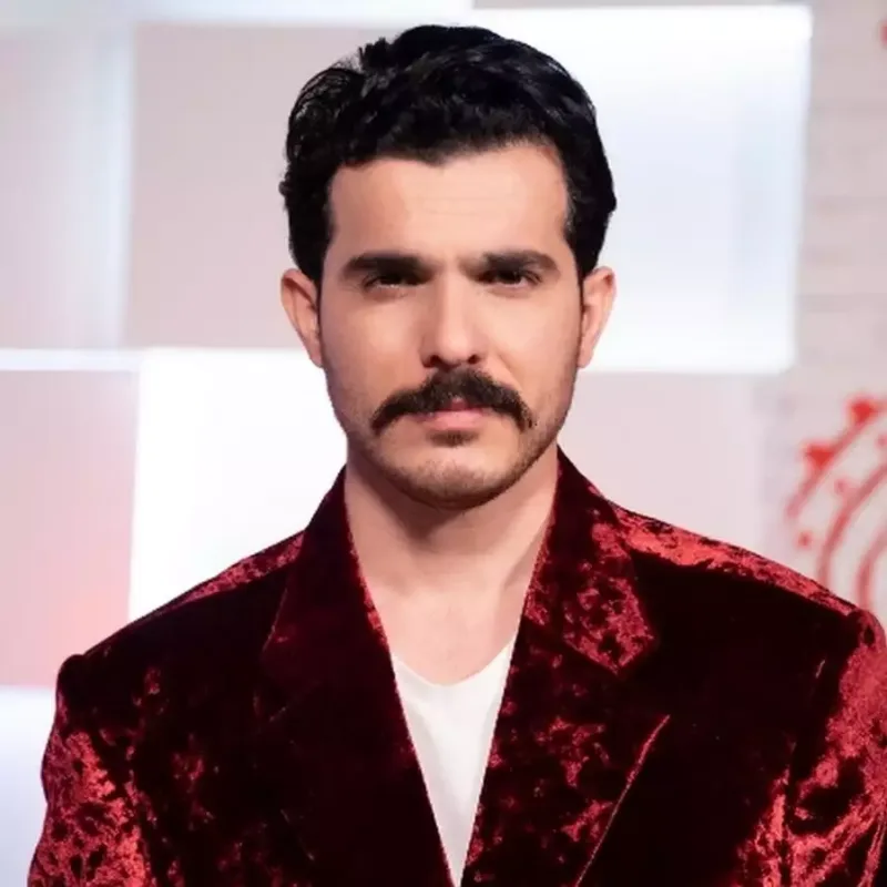 “İki bığlı kişi gedir Avroviziyaya”