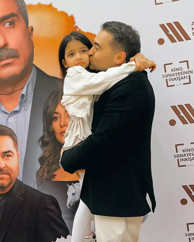 İlkin qızını təbrik etdi