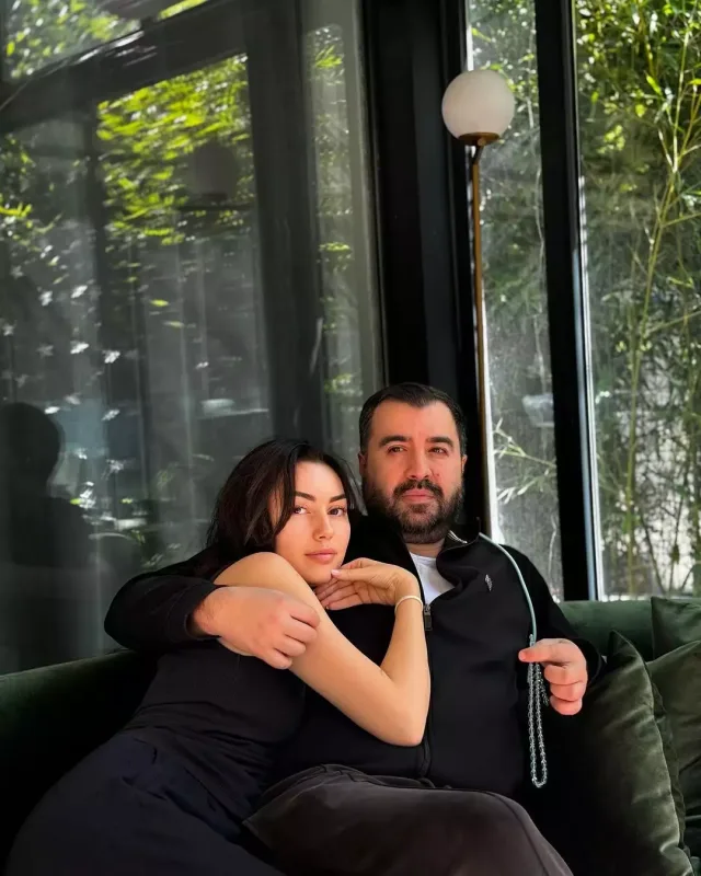 Safura həyat yoldaşı ilə