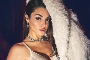 Hər “story” üçün 500 min alır