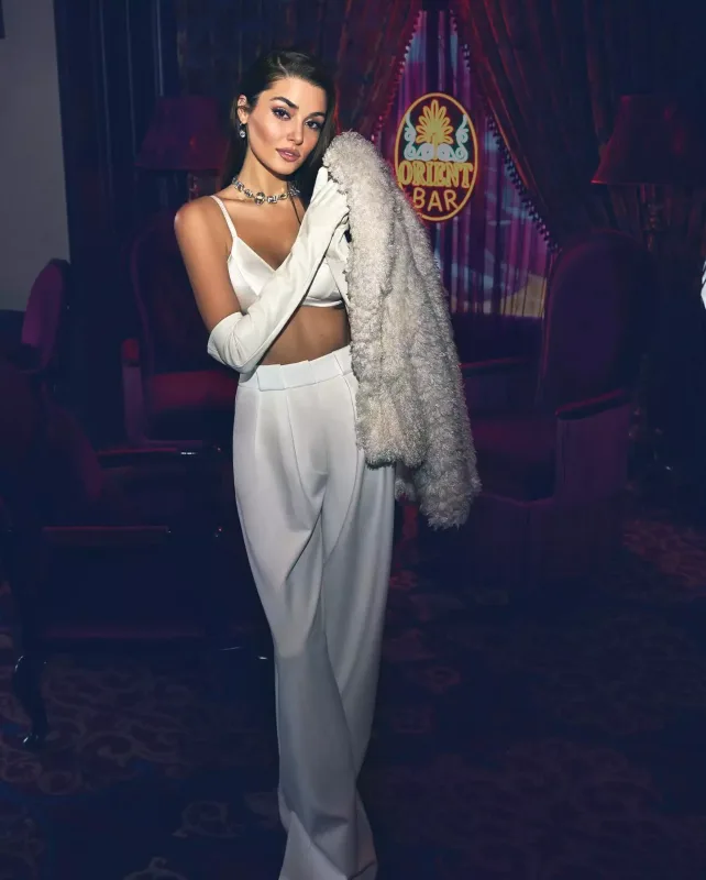 Hər “story” üçün 500 min alır