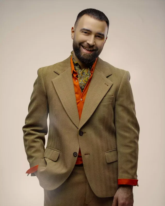 Azad ilk solo konsertinə hazırlaşır!