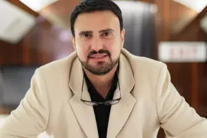 “Səhər verilişi aparır, 10 min alır”